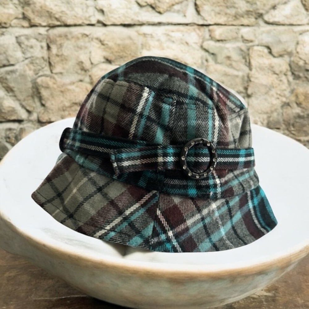 D&Y‎ Bucket Hat Womens OS Multi Plaid Rhinestone Buckle NEW